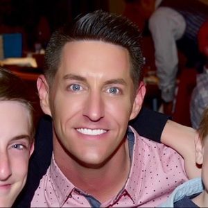 Meet your Posher, Dustin